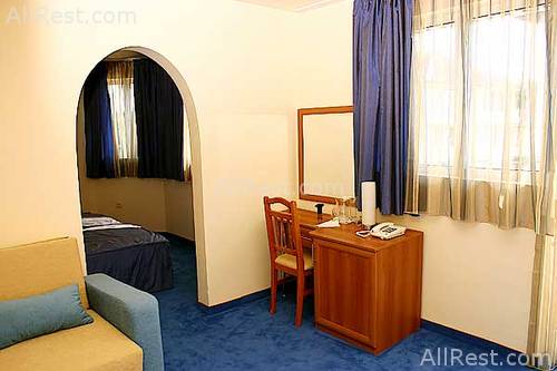 Lola Garden Hotel 14